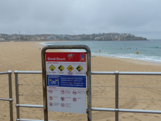 man beachte was alles verboten ist, alles ausser schwimmen surfen und sonnen