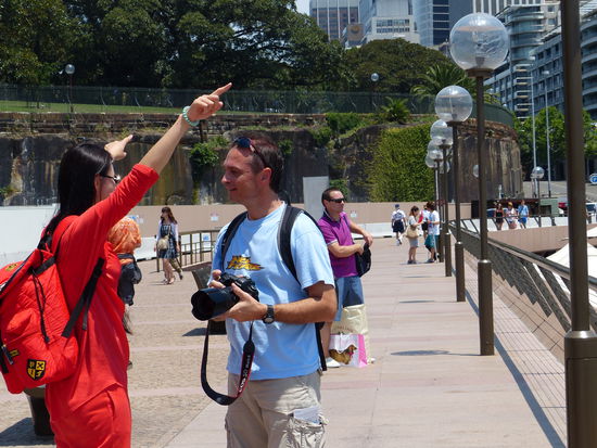 ich weiss nicht was jens mit ihr verhandelt , aber anscheinend gibt es zwei moeglichkeiten. rechts oder links