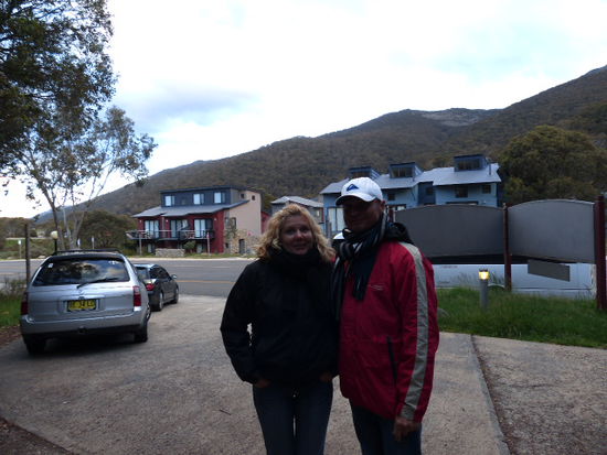 threbdo , der ultimative ski ort in australien, hier gibt es richtige pisten und sogar eine alphuette ..... und gut das wir noch ein paar dicke sachen dabei hatten