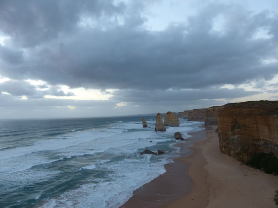 die restlichen apostel. obwohl es nie 12 waren heissen sie so, denn eigentlich waren es nur neun und einen hat sich das meer schon wieder zurueck geholt. da waren es nur noch 8