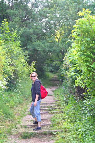 S. noch MIT Jacke und lächelnd 