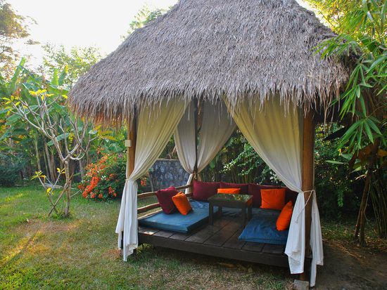 unser Lieblings-Aufenthaltsort im Garten - bei Tag...