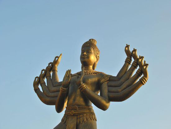 Kai und ich sind froh nur zwei Arme zu haben:
Kai denkt an die hohen Anforderungen, mit 10 Armen Schlagzeug zu spielen 
und ich stelle mir eine Tanz-Choreo mit 10 Armen äußerst anspruchsvoll vor
