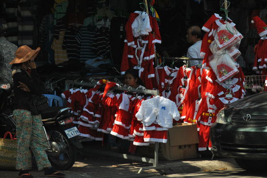 die "Festtagskleidung" (viel zu warm!!!)