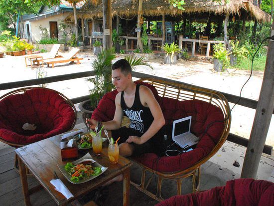 ... EINER isst schon mal