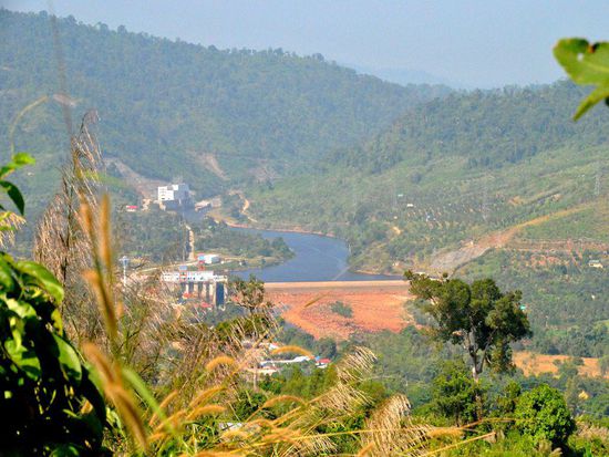 wat ey say - nein, kein Tempel, sondern offensichtlich ein Kraftwerk