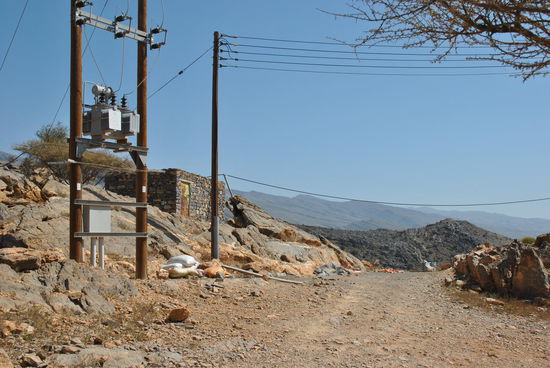 hier zweigt der Weg von der Schotterpiste ab, der sich im weiteren Verlauf als Esels-/Ziegenpfad gestaltet