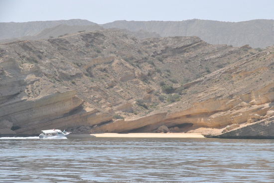 kleine Ministrände, die nur mit Booten angefahren werden können finden sich immer wieder
