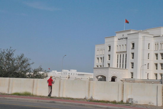 das Spielfeld-Ende gegenüber: MAUER