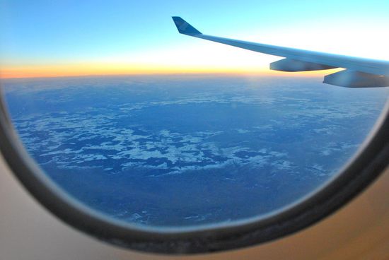 seltsam beim Sinkflug gen in D dann diese hellen Flecken, bis mir einfällt: ja, es ist WINTER 