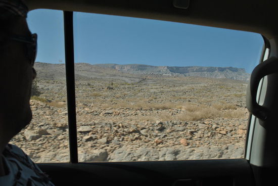 wer sehr gute Augen hat, sieht das Camp auf dem Bergkamm - NICHT ganz oben