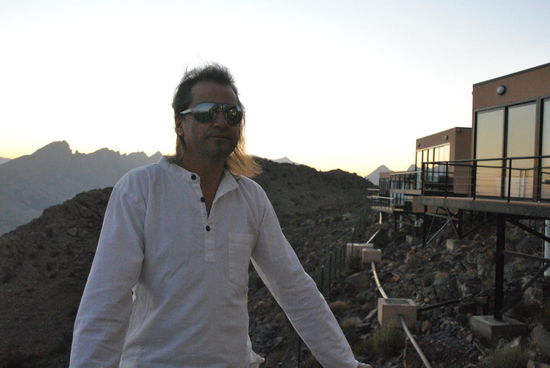 Frank-Robert "Geissen" 
unser Balkon auf der Seite des Sonnenuntergangs