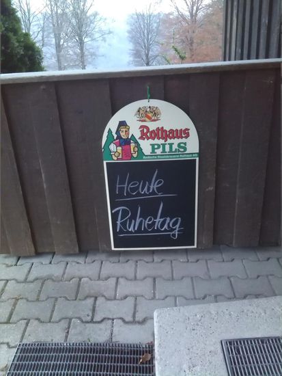 aha, das ist also der Eingang zur bewirtschafteten Hütte....