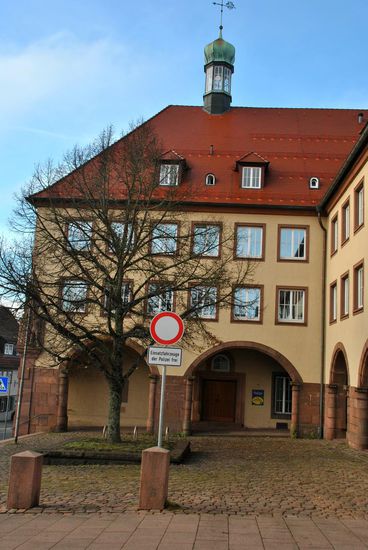 auch die Polizeistation wirkt "gemütlich" 