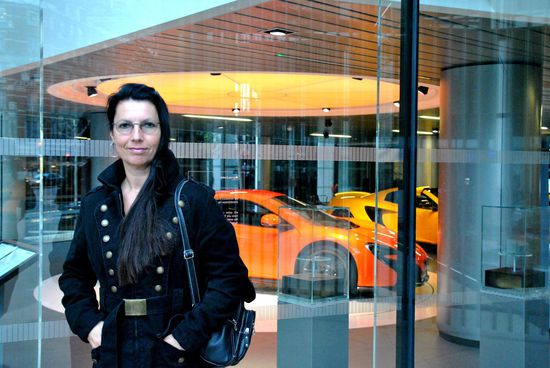 ready for the evening - leider bleiben die Fahrzeuge hinter Glas und ich davor
