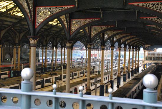 und wieder Liverpool Street Station