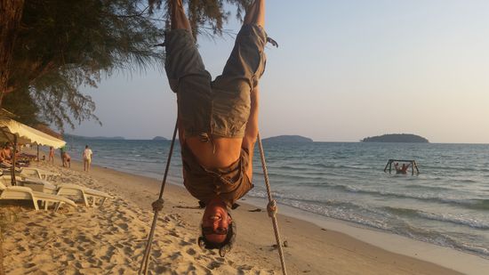 die Welt steht Kopf am Otres Beach