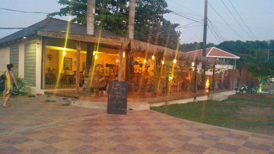 SUNSET LOUNGE ... Rezeption und Restaurant