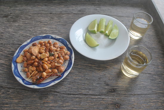 Tequila im "Sailing Club" - 4 USD pro STÜCK!!- jetzt wissen wir, warum wir hier die einzigen Gäste waren