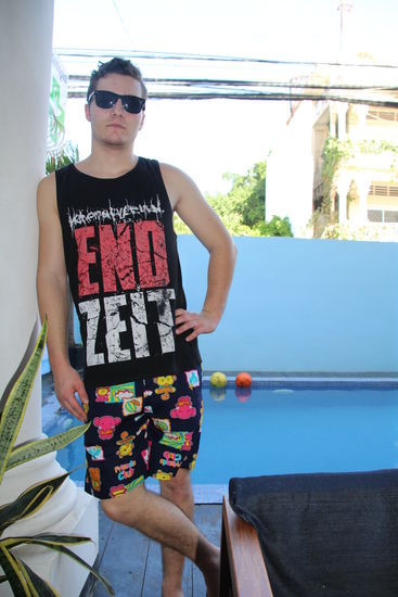 welch geiles Badehosen-Motiv - so kindisch, dass es schon wieder stylisch ist
