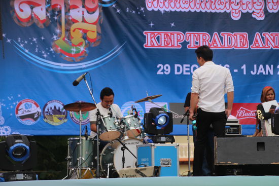 ein übersichtliches Schlagzeug