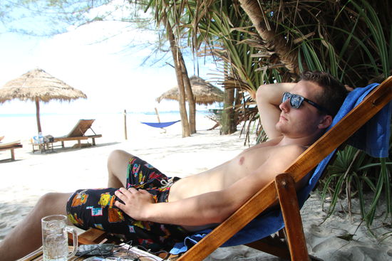 Das einzige gepflegte Stück Strand, das es hier in weitem Umkreis gibt.