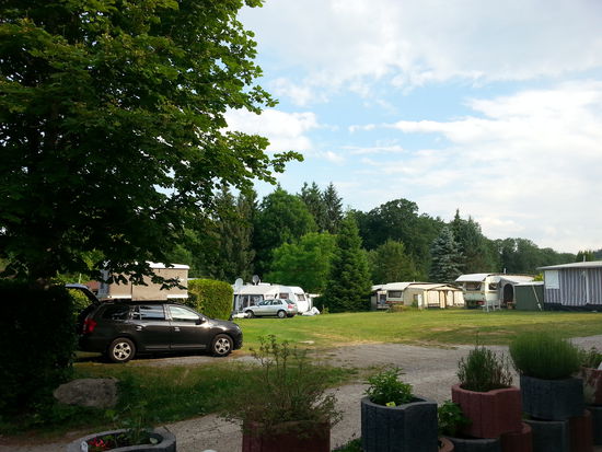 8 h: so schlimm sieht es gar nicht aus, aber die Böen heute Nacht waren nicht soooo romantisch - vor allem nicht, wenn man (frau) allein ist :-/