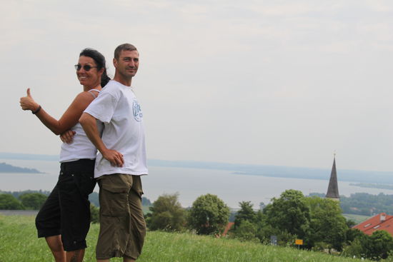 Ausblick auf Chiemsee von Hittenkirchen. Franz ist
, ein geduldiger Guide, der mich von Aussicht zu Aussicht bringt.