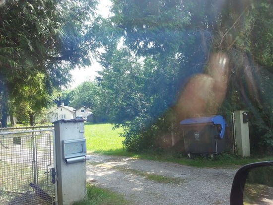 Adresse am Bahnholz 9 - keine Menschenseele weit und breit :-/