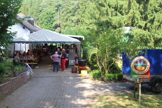 Zielort erreicht, nach LIVE-Befragung von Menschen und Ausschalten von Navi.