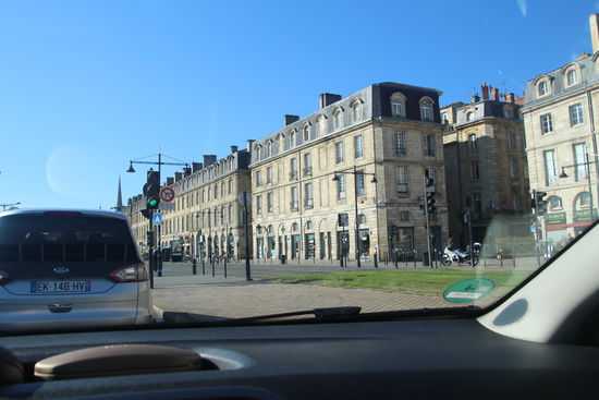 Bordeaux - zu Beginn der Stunden-Rundfahrt - hatte ich noch Nerven für ein paar Fotos an roten Ampeln