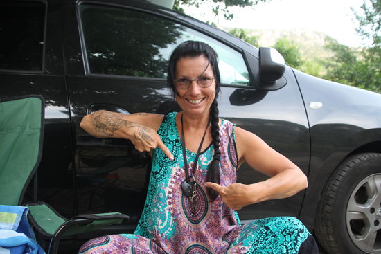 Aus Schaden wird man klug: oder erfindungsreich: meine neue Halskette, da hängt nun der Autoschlüssel - wenn er nicht im Zündschloss steckt!