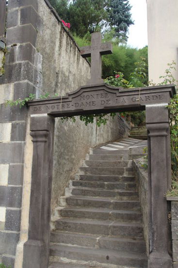 das Tor "nach oben" (oder aber: dieser Weg wird kein leichter sein )