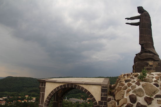 Notre Dame de la Garde - und der Blick auf das anrückende Gewitter