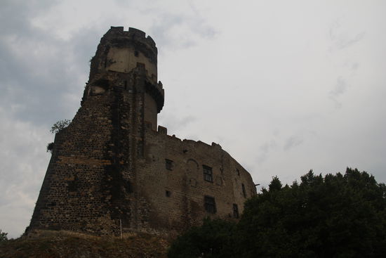 Burg Tournoël
https://de.wikipedia.org/wiki/Burg_Tourno%C3%ABl