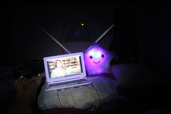 bonne nuit - 
Grüße aus meinem Schlafzimmer 
im 1. OG vom Dacia 