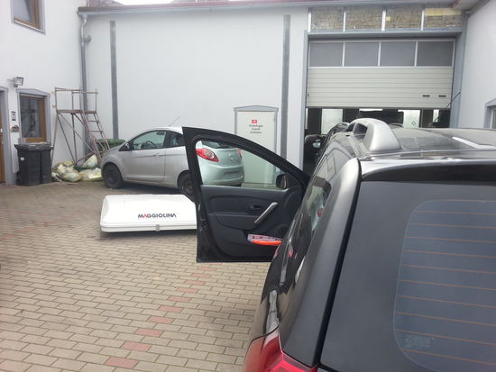 Das hässlichste an der weißen Dachbox waren die vielen blutigen Insektenleichen, die man während den Fahrten so einsammelt.