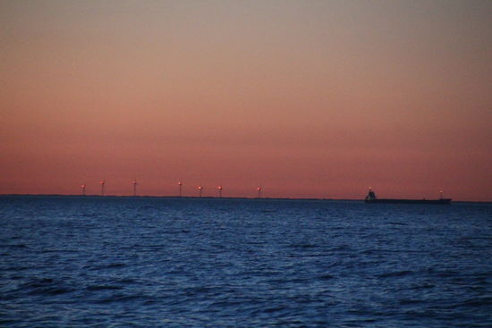 offshore Windräder - ja, die stehen im Wasser
http://www.wind-energy-network.de/windenergieland-mv/offshore-projekte.html