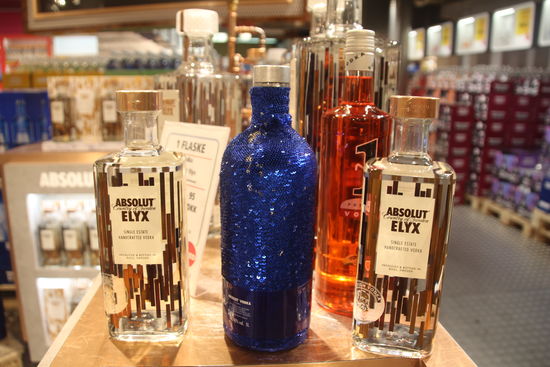 aber schicke Fläschchen gibt es schon. Das Auge trinkt also auch mit 