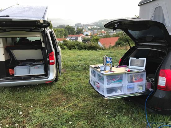 letztes Frühstück auf der Wiese von Marion + Jose im Stehen.