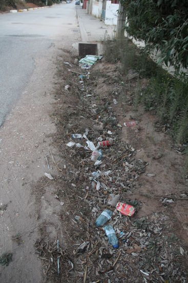 Die Straßengräben sehen so aus 