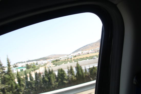 erste hügelige Aussichten - die Fahrt geht Richtung Sierra Nevada