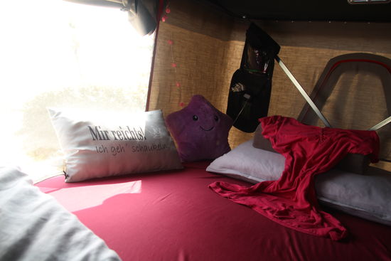 Schlafzimmer ist wieder wie neu - alles frisch bezogen