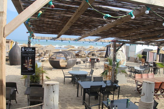 "La Voile Blanche" - eine Strandkneipe mit einem eigenen Charme