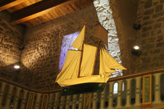 hm.. der Begriff "Kirchenschiff" bekommt hier eine eigene Bedeutung