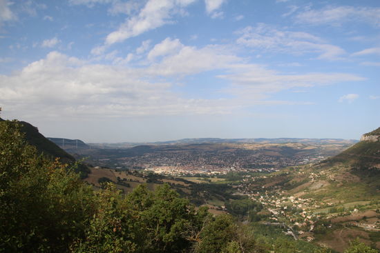 der Blick auf Millau MIT Viadukt - ist hier im kleinen Format nicht so wirklich sichtbar.