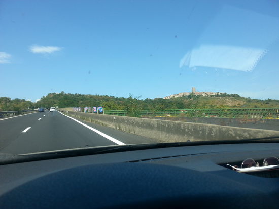 Burgen, Schlösser oder das, was noch davon übrig ist, gibt es an der Strecke unzählig viele.