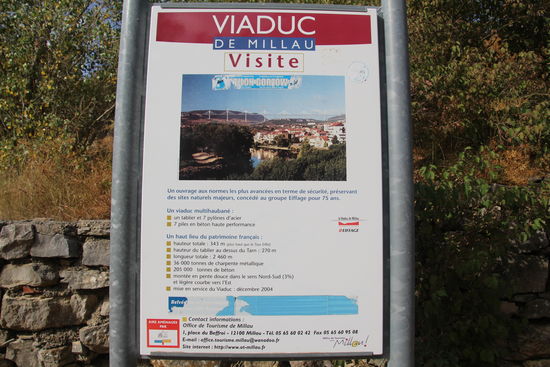 weitere Details:
https://www.leviaducdemillau.com/fr