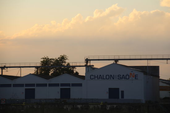 Abendstimmung schreit nach Spaziergang mit Kamera.