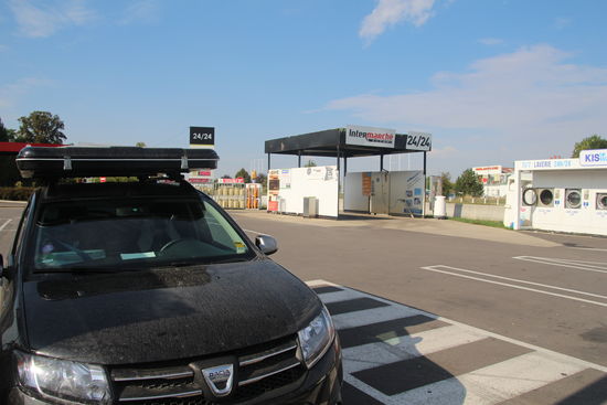 der Dacia kann jetzt mal eine Dusche vertragen